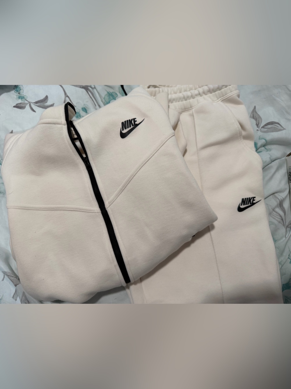 Nike Tech Sweatsuit